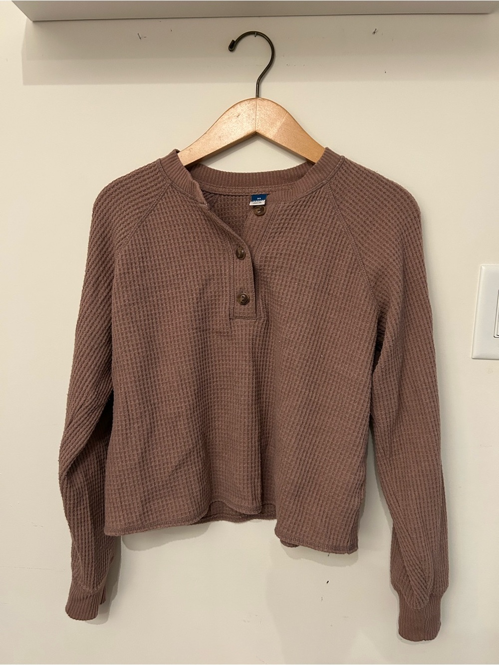 Old Navy Waffle-Knit Henley Long Sleeve Top in Mauve